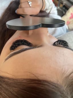 Mega Volume Lashes