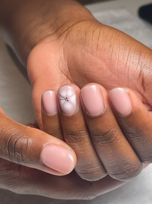 Dolly BIAB + Nail Art