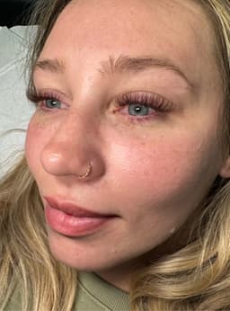 Brown lashes were used here for this colour to complement her natural colours. Colour matching the brows and hair can accentuate the eye colour and give a softer overall look with the added lashes.