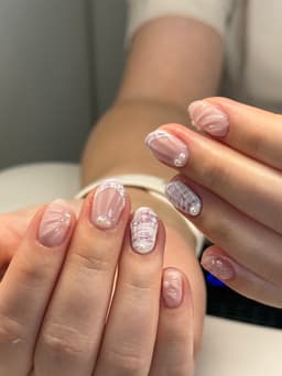 Builder gel with advanced nail art