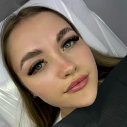 L I P  &  C H I N  C O M B O