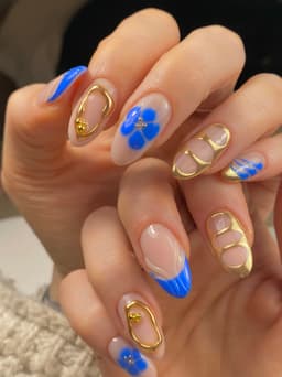Gel Extensions with gold tier art