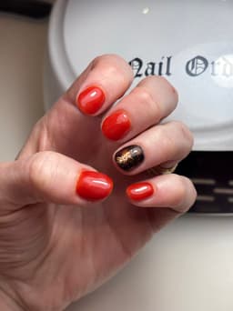 Bronze nail art
