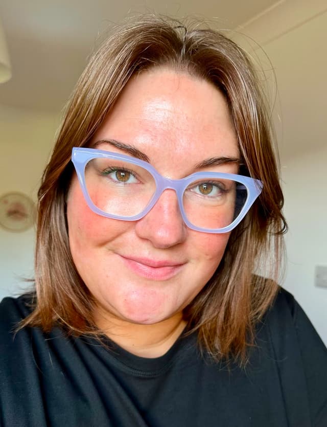 Medium to Dark giving Glowee Vibes!