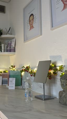 the treatment room is calm and cute xoxo