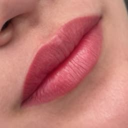 Lip Blushing