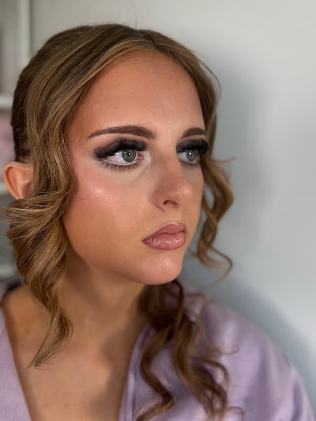 Prom makeup