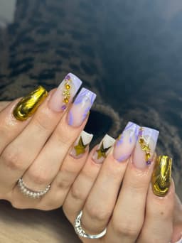 Acrylic extension & extreme nail art