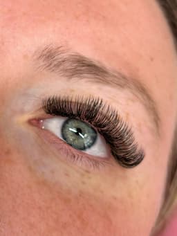 Light Volume Lashes